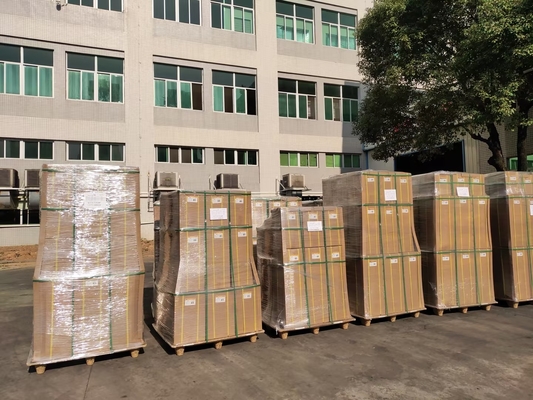 100-4500m lunghezza Gloss BOPP film di laminazione termica caratteristiche speciali incluse