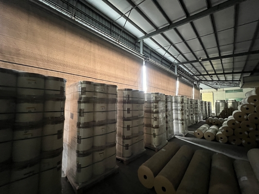 100-4500m lunghezza Gloss BOPP film di laminazione termica caratteristiche speciali incluse
