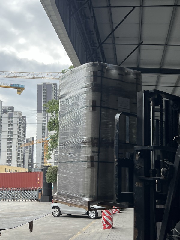 Pellicola di laminazione termica Super-Bond Adhesion con finitura cristallina e legame permanente ad alta adesione per la laminazione digitale