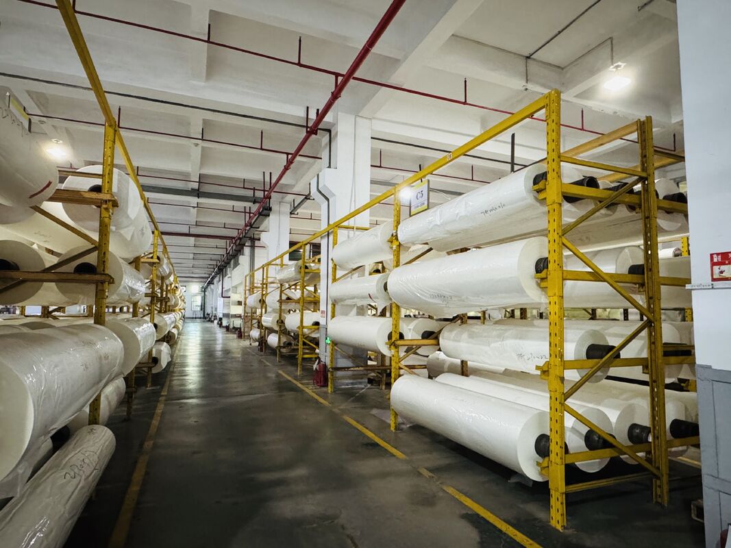 Film di laminazione termica in PET con lunghezza variabile fino a 6000 metri