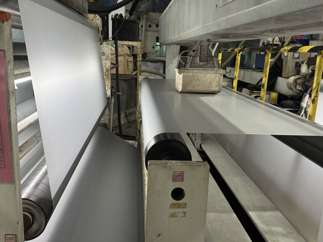 Film di laminazione opaca per etichettatura personalizzabile con applicazione versatile e resistenza all'acqua UV