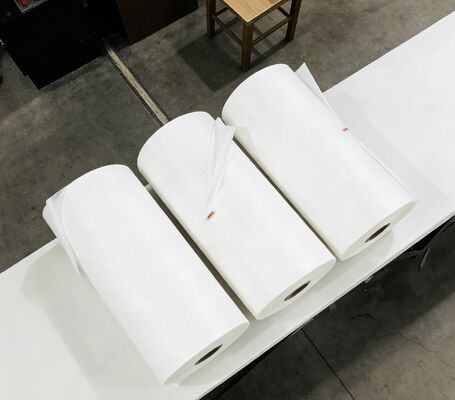 Film PET metallizzato con resistenza chimica e finitura di superficie riflettente in spessore personalizzato da 12 a 30 micron