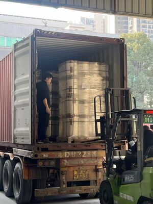 1 pollice o 3 pollici di film di laminazione del cuore del libro con velocità di laminazione fino a 400 m/min e spessore da 11 a 250 micron per la protezione del libro