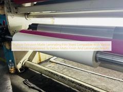 Foglio di film di laminazione opaca a estrusione multipla compatibile con vari inchiostri di stampa progettato per offrire finitura opaca e risultati di laminazione